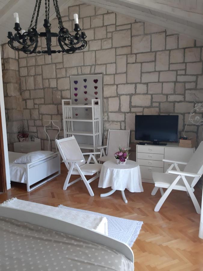 Apartment Lila Garden Bol Buitenkant foto