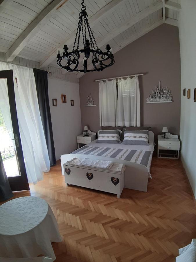 Apartment Lila Garden Bol Buitenkant foto
