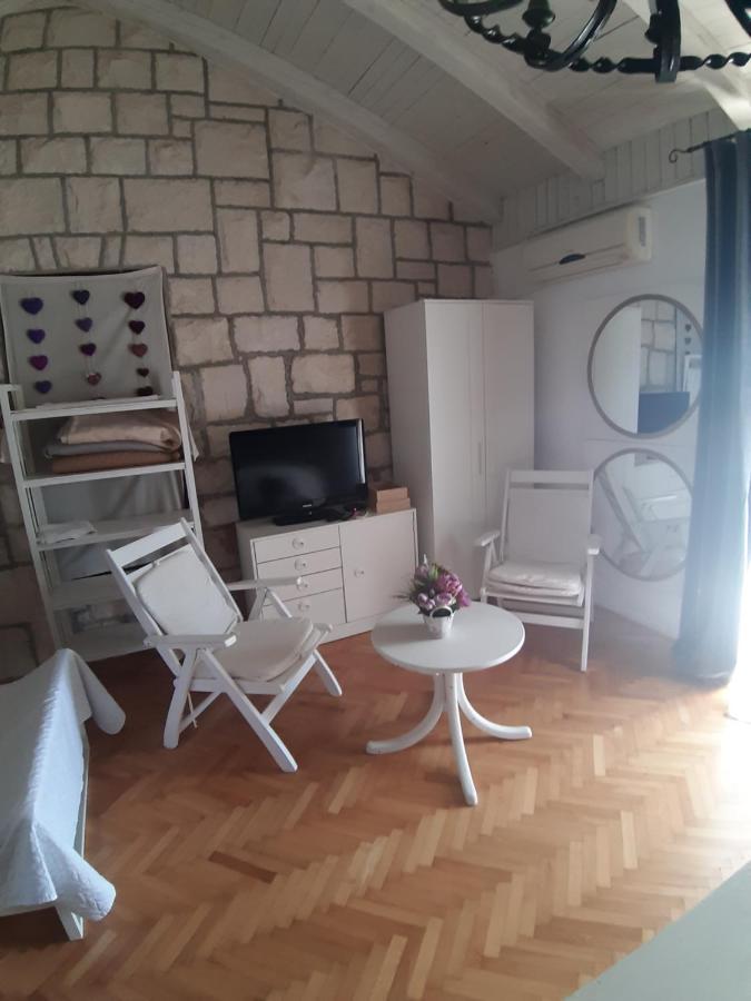 Apartment Lila Garden Bol Buitenkant foto